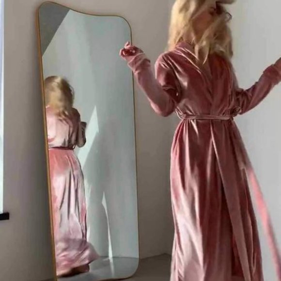 Rose Gold Velvet Robe - Picture 3 of 6